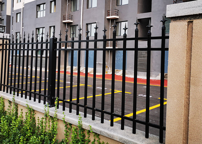 赣州小区锌钢围栏护栏工程案例